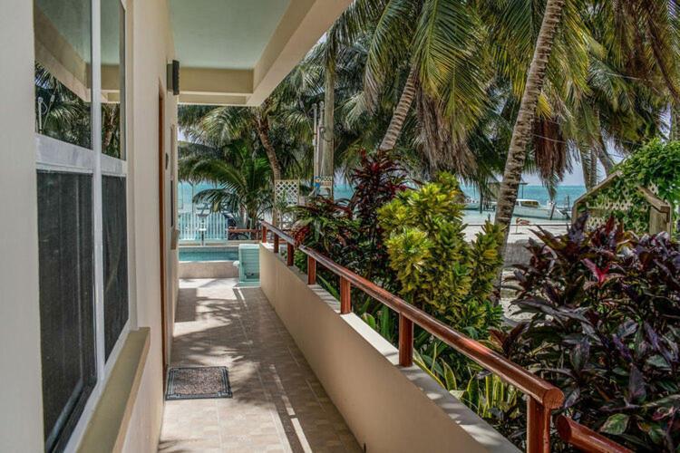 Pura Vida Inn Caye Caulker Exterior photo